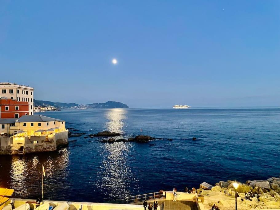 Апартаменты Moonlight In Boccadasse Генуя Экстерьер фото